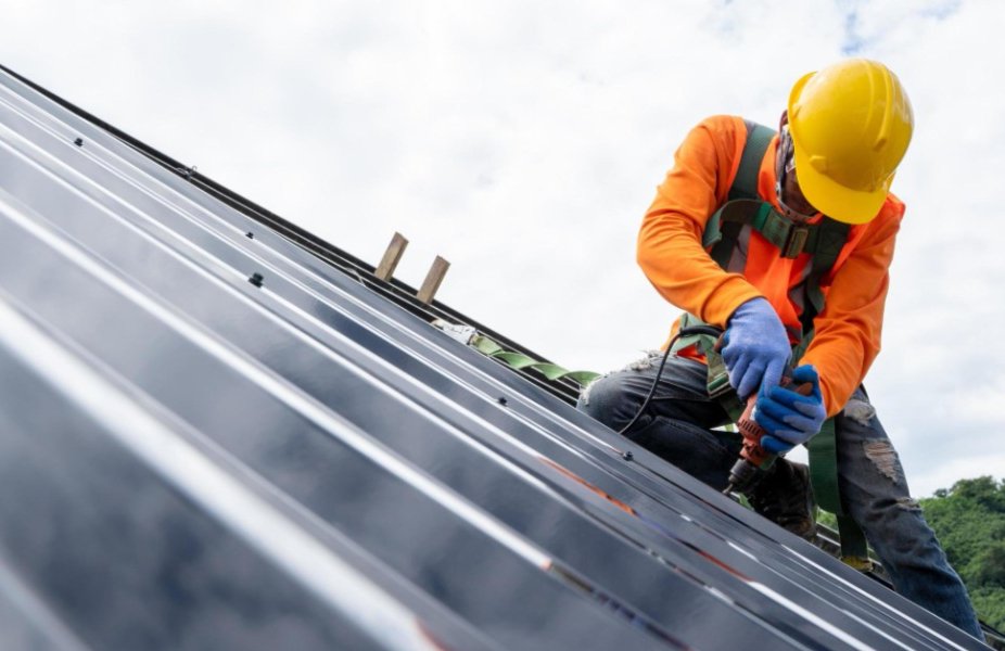 Local Roofer fixing Metal Roof
